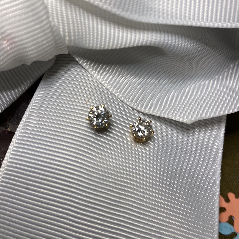 💥Diamond Stud Earrings💥14k YG .75 pts tw; BARGAIN!  Reduced from $950😎